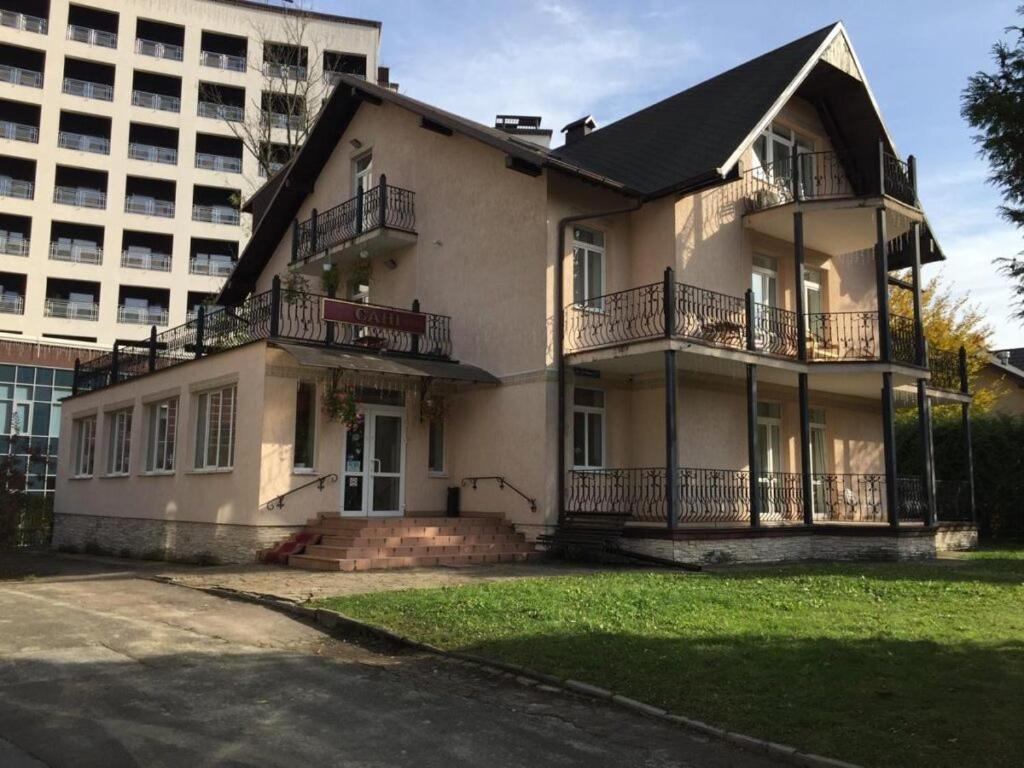 Hotel Sani Truskavec Exteriér fotografie